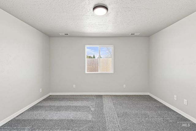 240 N Tideberry Ave, Kuna, ID 83634
