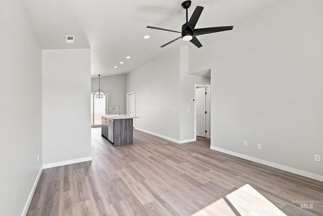 240 N Tideberry Ave, Kuna, ID 83634