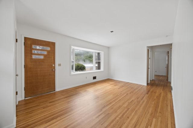 105 75th Way NE, Fridley, MN 55432