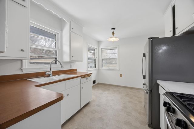 105 75th Way NE, Fridley, MN 55432