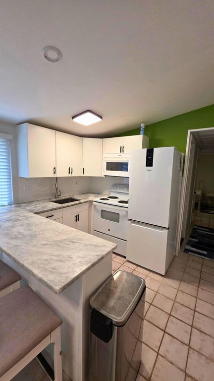 1716 NE 17th Way, Fort Lauderdale, FL 33305