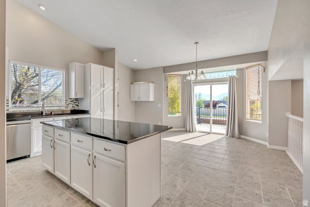 8847 MOUNTAIN VISTA DR, West Jordan, UT 84088