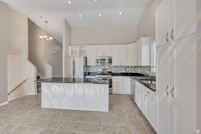 8847 MOUNTAIN VISTA DR, West Jordan, UT 84088