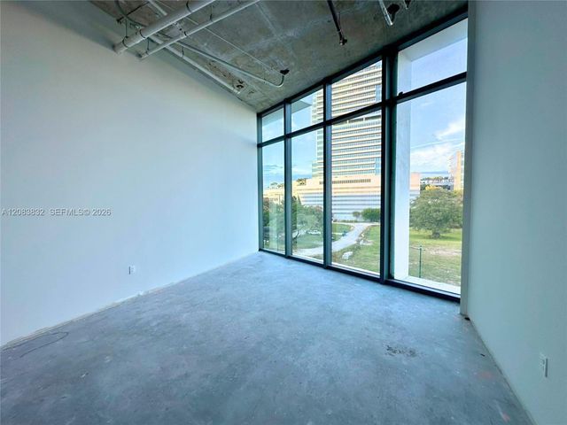21290 Biscayne Boulevard 302-303, Aventura, FL 33180