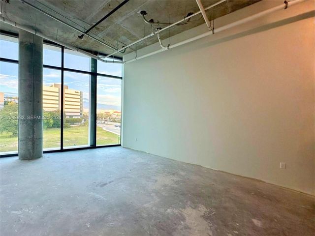 21290 Biscayne Boulevard 302-303, Aventura, FL 33180