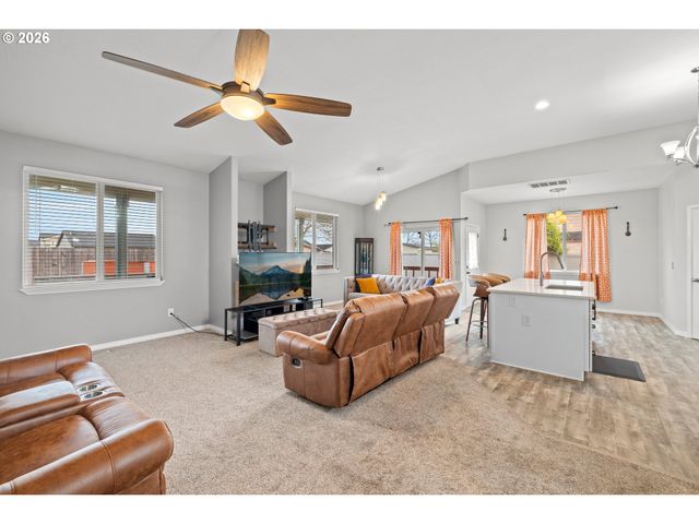 4977 MANNING Ct, Salem, OR 97305