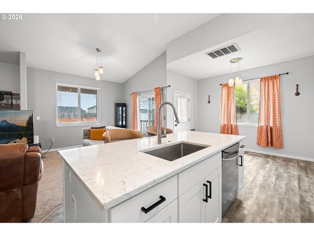 4977 MANNING Ct, Salem, OR 97305