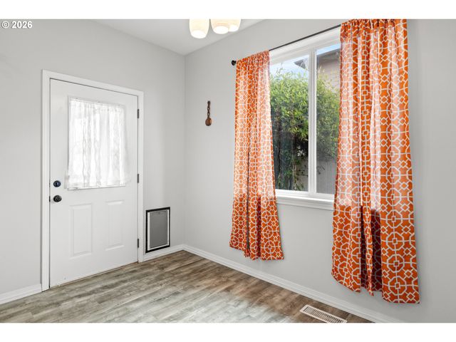 4977 MANNING Ct, Salem, OR 97305