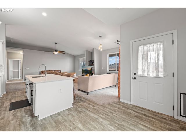 4977 MANNING Ct, Salem, OR 97305