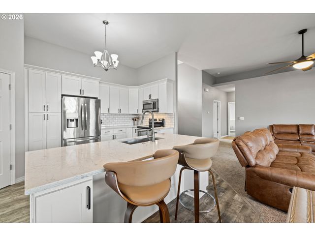 4977 MANNING Ct, Salem, OR 97305