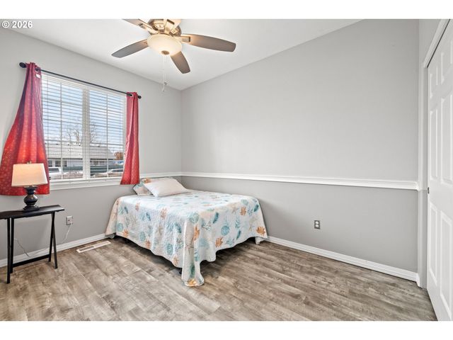 4977 MANNING Ct, Salem, OR 97305