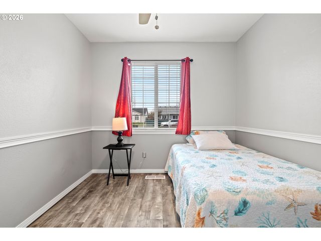 4977 MANNING Ct, Salem, OR 97305