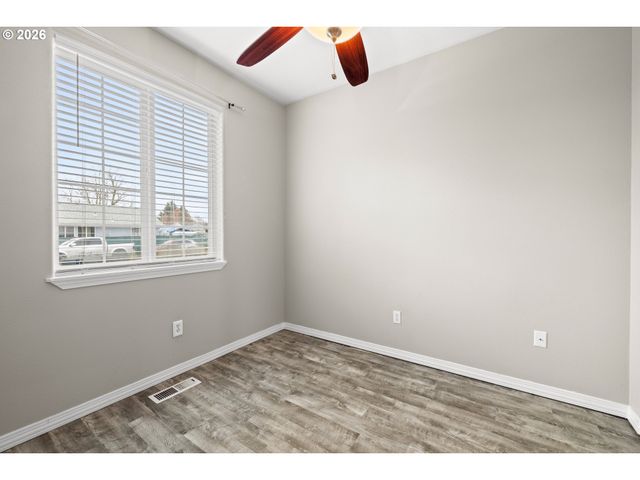 4977 MANNING Ct, Salem, OR 97305