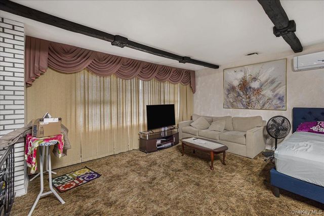 286 W 13th Street, Deer Park, NY 11729