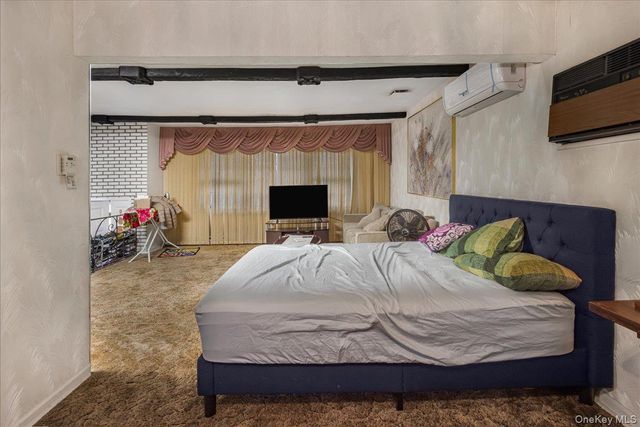 286 W 13th Street, Deer Park, NY 11729