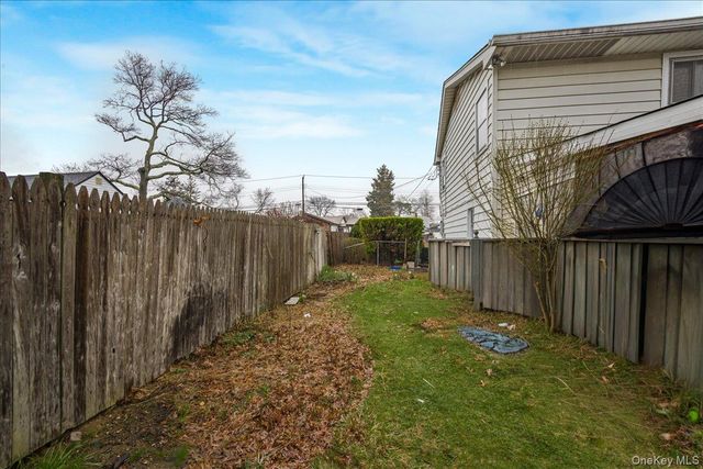 286 W 13th Street, Deer Park, NY 11729