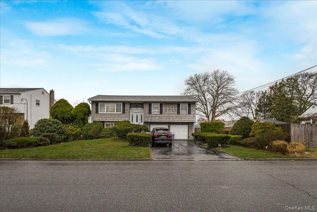 286 W 13th Street, Deer Park, NY 11729