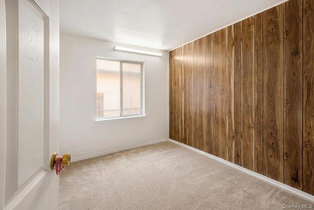 286 W 13th Street, Deer Park, NY 11729