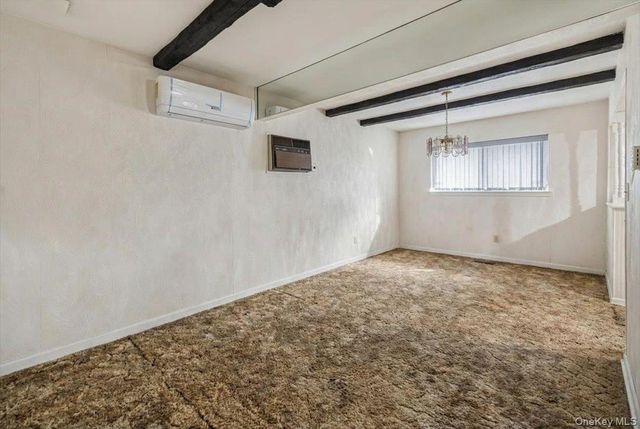 286 W 13th Street, Deer Park, NY 11729