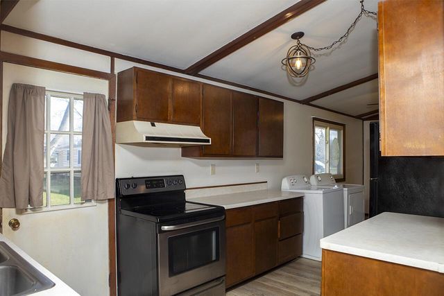 N8365 Parkview DRIVE, Ixonia, WI 53036