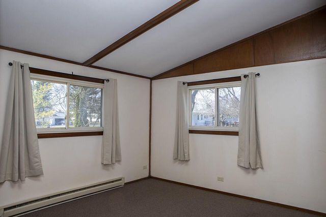 N8365 Parkview DRIVE, Ixonia, WI 53036