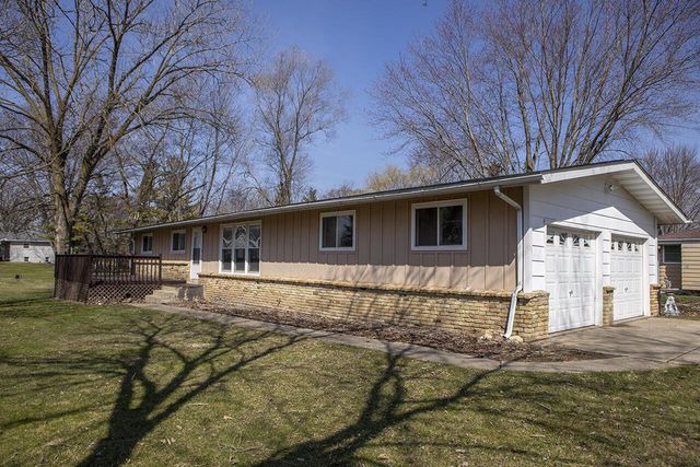 N8365 Parkview DRIVE, Ixonia, WI 53036