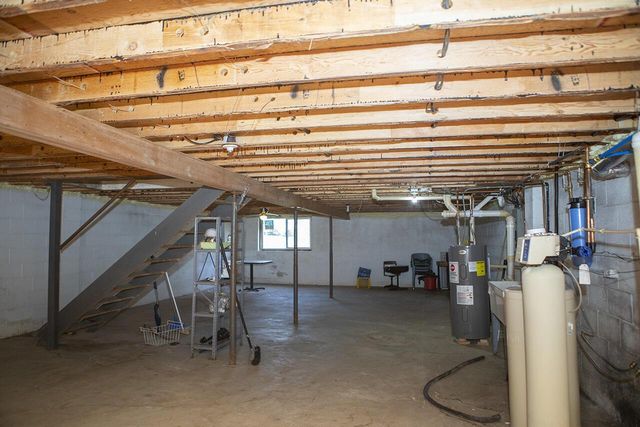 N8365 Parkview DRIVE, Ixonia, WI 53036