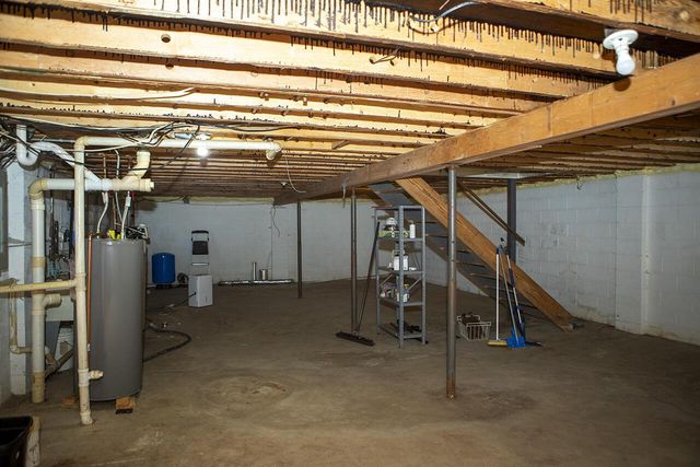 N8365 Parkview DRIVE, Ixonia, WI 53036