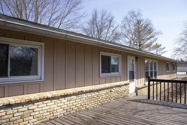 N8365 Parkview DRIVE, Ixonia, WI 53036