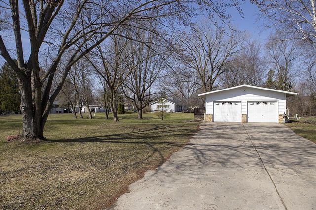 N8365 Parkview DRIVE, Ixonia, WI 53036