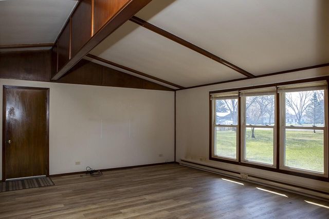 N8365 Parkview DRIVE, Ixonia, WI 53036