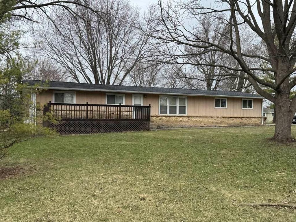 N8365 Parkview DRIVE, Ixonia, WI 53036
