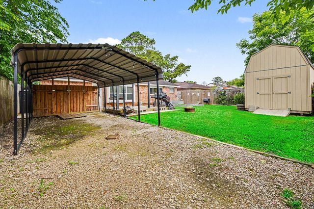 16811 Bougainvilla Lane, Friendswood, TX 77546