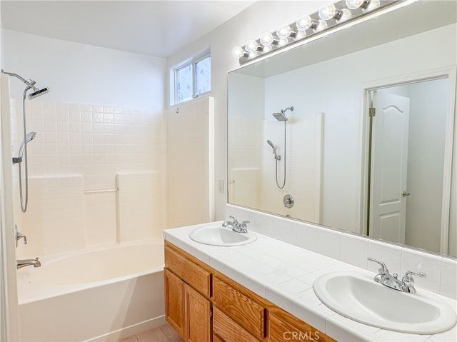 8608 Spanish Bay Drive, Bakersfield, CA 93312