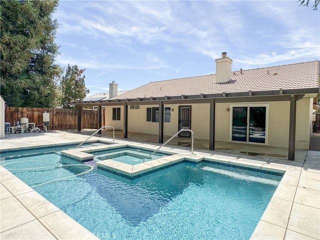 8608 Spanish Bay Drive, Bakersfield, CA 93312