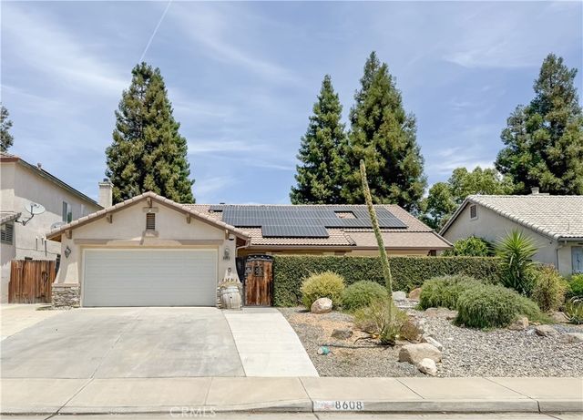 8608 Spanish Bay Drive, Bakersfield, CA 93312