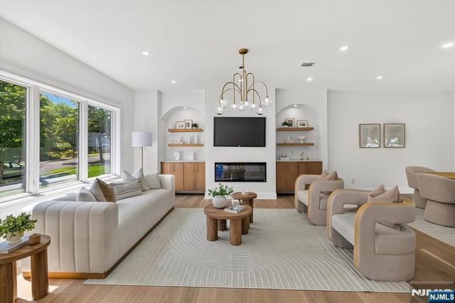 513 Hensler Lane, Oradell, NJ 07649