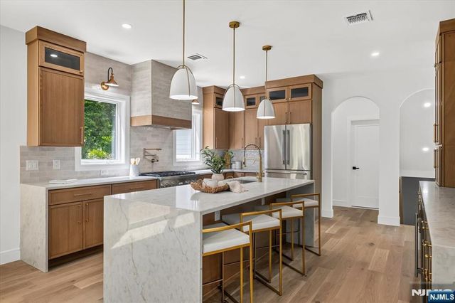 513 Hensler Lane, Oradell, NJ 07649