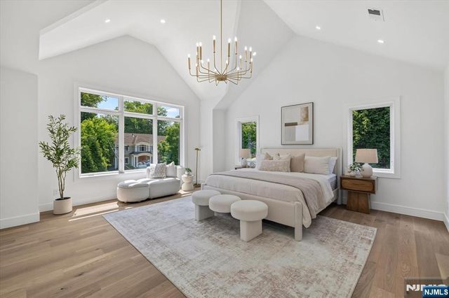 513 Hensler Lane, Oradell, NJ 07649