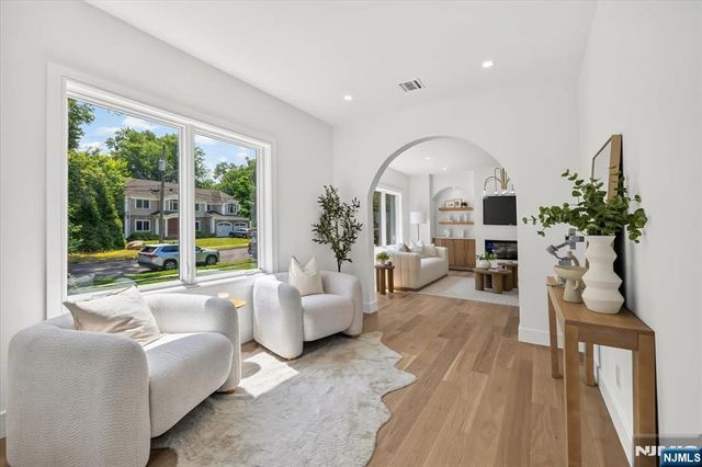 513 Hensler Lane, Oradell, NJ 07649