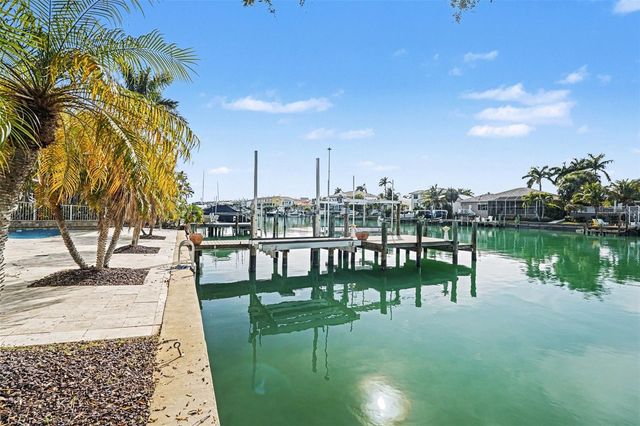 840 3RD AVENUE S, Tierra Verde, FL 33715