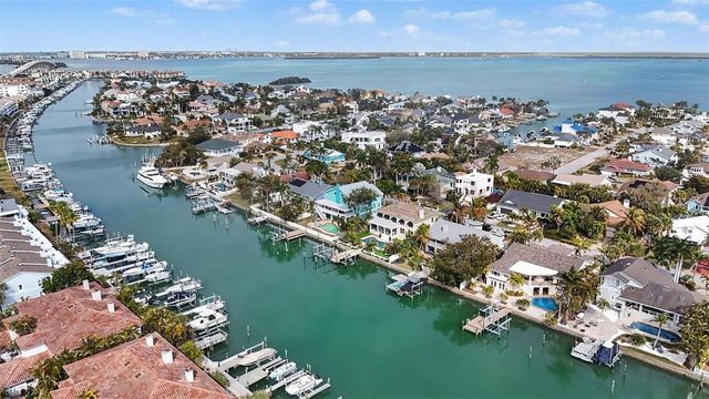 840 3RD AVENUE S, Tierra Verde, FL 33715