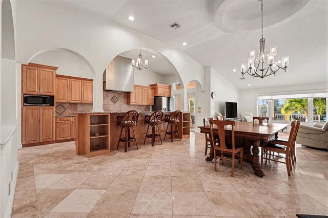 840 3RD AVENUE S, Tierra Verde, FL 33715