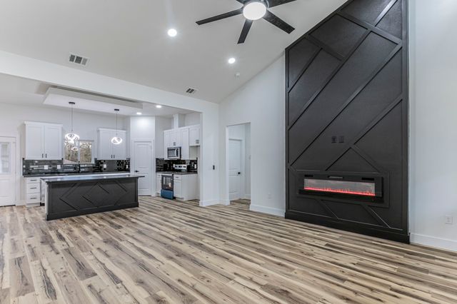 4898 Point La Vista Road, Malakoff, TX 75148