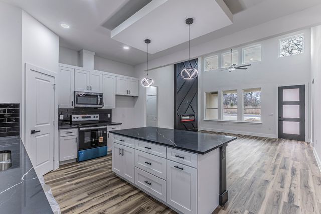 4898 Point La Vista Road, Malakoff, TX 75148