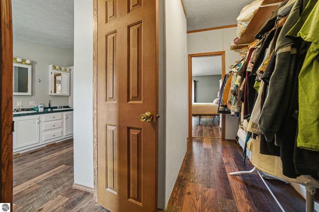 3949 S Alamando Road, St Louis, MI 48880