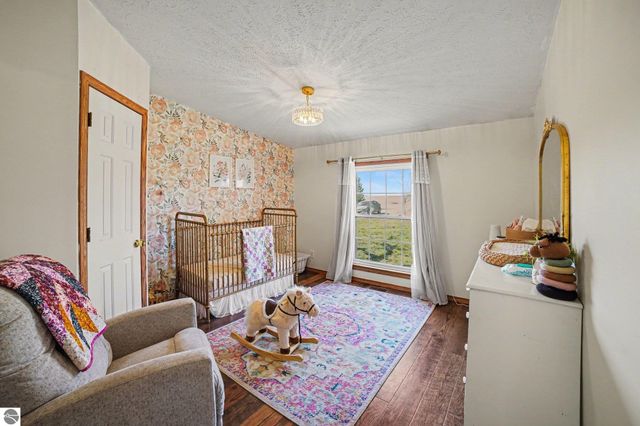 3949 S Alamando Road, St Louis, MI 48880