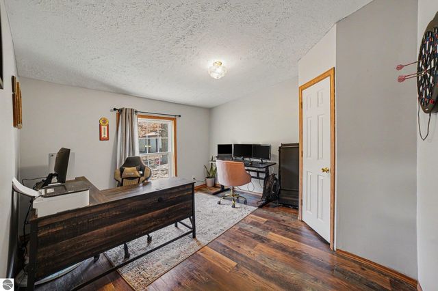 3949 S Alamando Road, St Louis, MI 48880