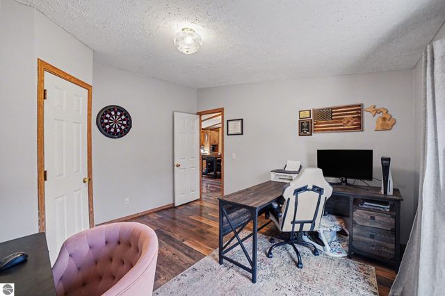 3949 S Alamando Road, St Louis, MI 48880