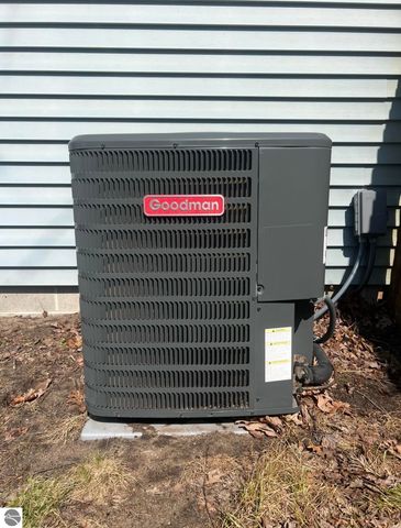 3949 S Alamando Road, St Louis, MI 48880